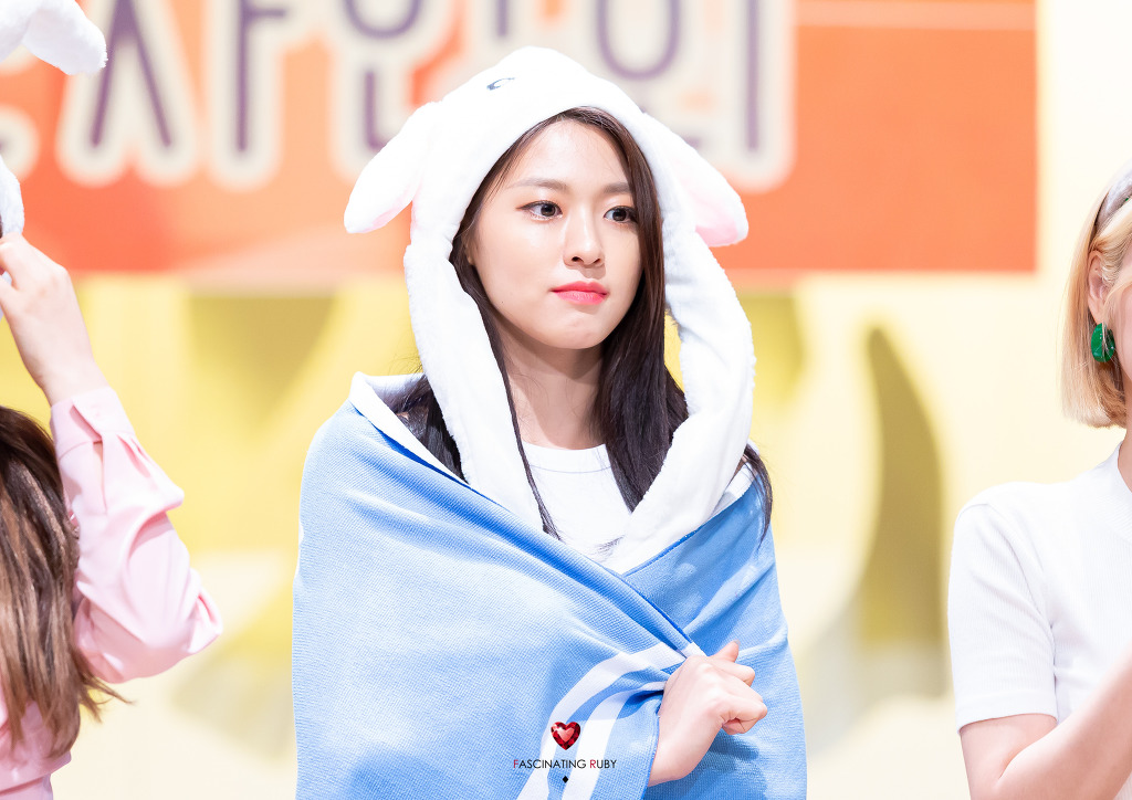 오늘 생일을 맞은 설현이.jpgif | 인스티즈