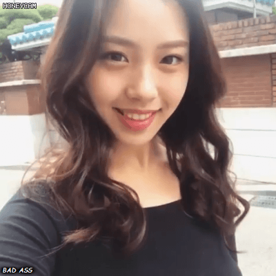 영화 마녀 속 마녀친구 배우 고민시 대종상 레드카펫 짤.jpgif | 인스티즈