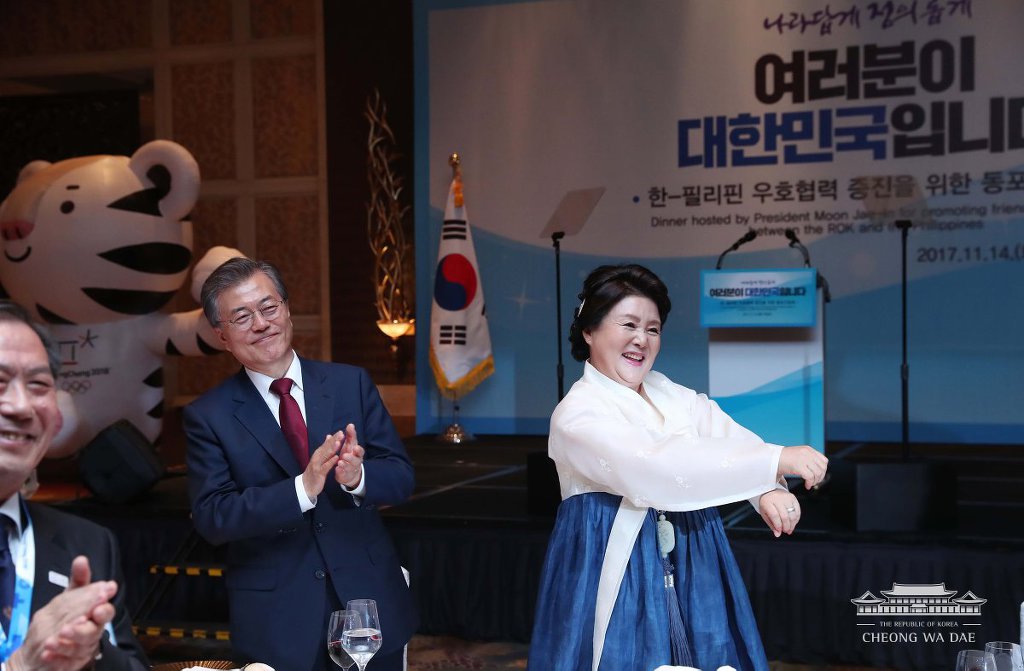 ???: 할매를 바라보는 거친 생각과 불안한 눈빛과,,, | 인스티즈