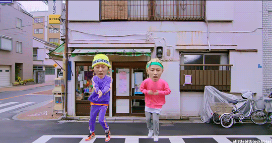 지코가 북한에서 부른곡.gif | 인스티즈