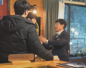 차은우 얼굴 보고 감탄하는 이경규.gif | 인스티즈