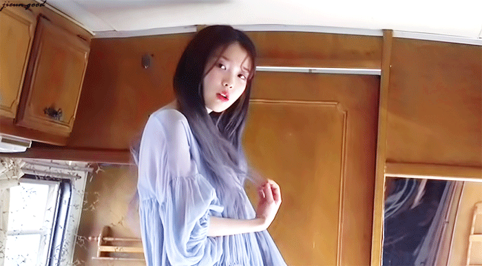 지은이의 아이유 티비.gif | 인스티즈