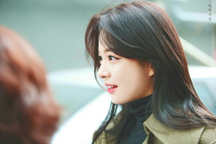 프로미스나인(fromis_9)과 두 개의 탑.jpg | 인스티즈