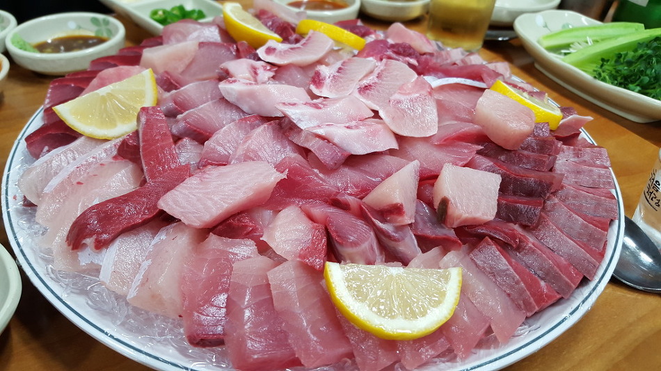 겨울에 먹는 대방어는 참치회보다 맛있다 | 인스티즈